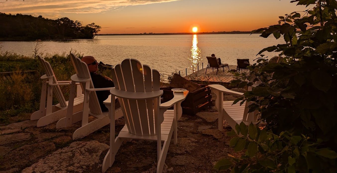 Affordable Waterfront Guesthouse Prince Edward County
